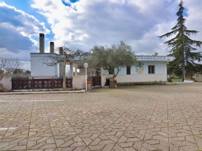 Villa in Strada Comunale Pizzo Grosso 17, Castellana Grotte, 5 locali