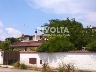 Villa in Vendita ad Ardea - 45000 Euro