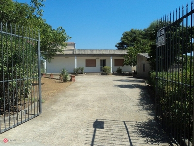 Villa in Vendita in Via Amilcare 5 a Caltagirone
