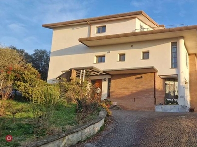 Villa in Vendita in Via Ceccano 195 a Frosinone
