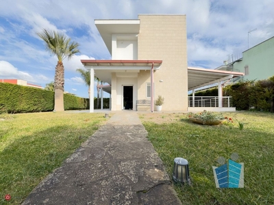 Villa in Vendita in Via Charles Le Corbusier 12 a Lecce