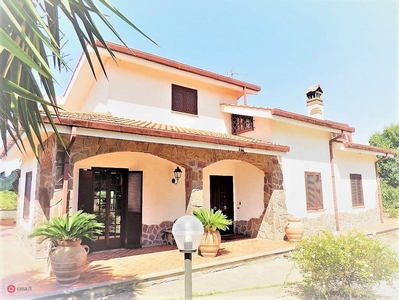 Villa in Vendita in Via Gavia 1 a Aprilia