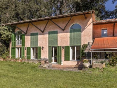 Villa Singola in Affitto ad Vecchiano - 23000 Euro