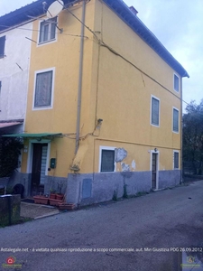 Villetta a schiera in Vendita in Via Della Marginetta 17 a Lucca