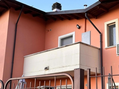 Villetta bifamiliare in Via Napoli 1, Avezzano, 4 locali, 2 bagni