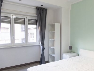 Affittasi stanza in appartamento con 3 camere a Marconi, Roma