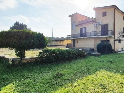 Casa Indipendente - Villaggio Ardeatino