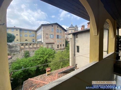 Appartamenti Bergamo Via Gombito 15 cucina: Abitabile,