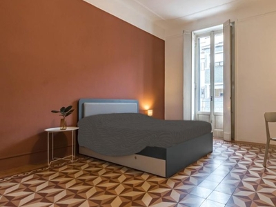 Camera in affitto in appartamento con 2 camere da letto a Milano