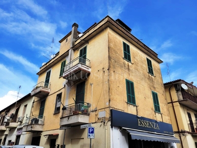 Casa a Monterotondo in Via Emilio Morosini , Centrale