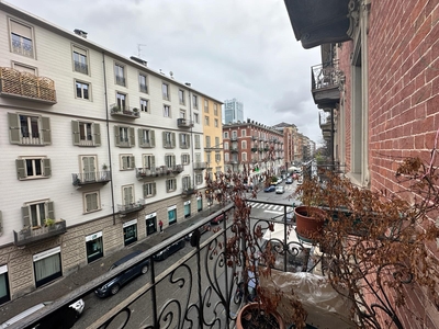 Casa a Torino in Piazza Benefica, Cit Turin