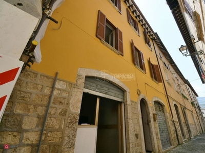 Casa indipendente in Vendita in Via della Tribù Fabia 16 a Ascoli Piceno