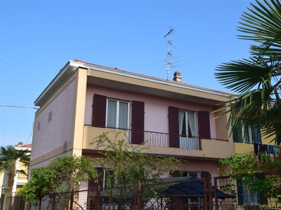 Casa semi indipendente in vendita a Biella Semicentro