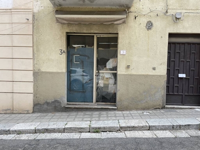 Fondo commerciale in affitto Reggio calabria