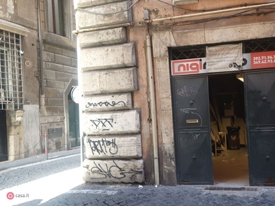 Negozio/Locale commerciale in Affitto in Via Monterone a Roma