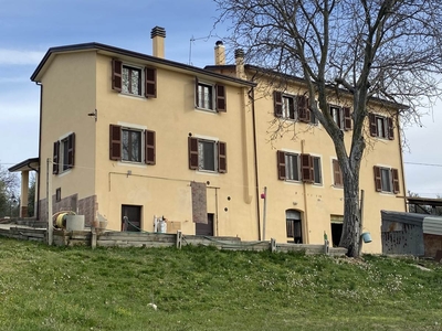 Rustico casale in vendita a Giano Dell'umbria Perugia Montecchio