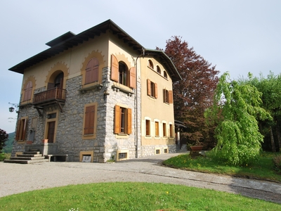 Villa con terrazzo a Alta Valle Intelvi