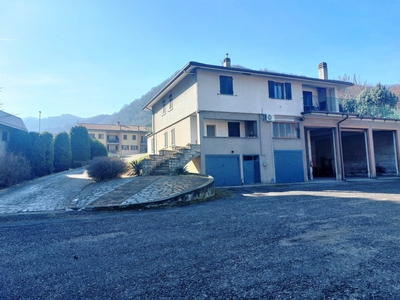 Villa in vendita a Olginate Lecco