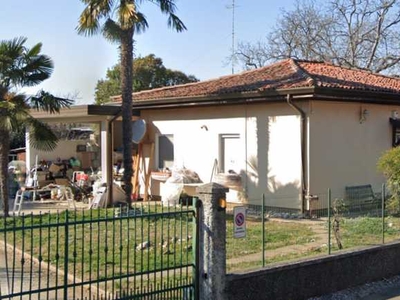 villa in Vendita ad Manzano - 101250 Euro