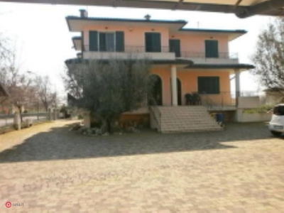 Villa in Vendita in Via Fernanda Viroli 4 a Forlì