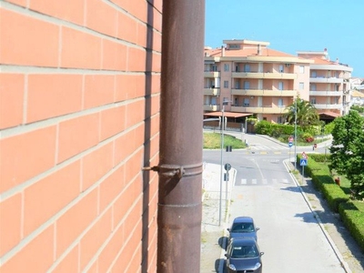 Appartamento in Via Dalla Chiesa, Campomarino (CB)