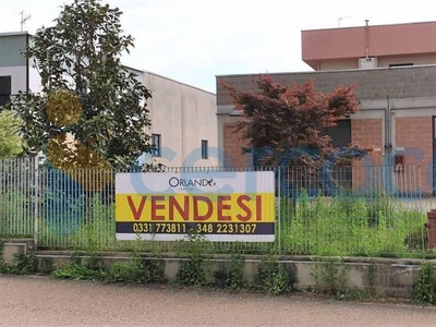 Capannone industriale in vendita a Azzate