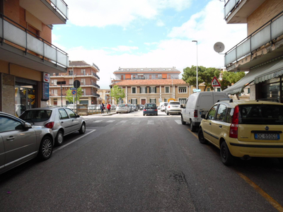 Locale commerciale da ristrutturare, San Benedetto del Tronto centro