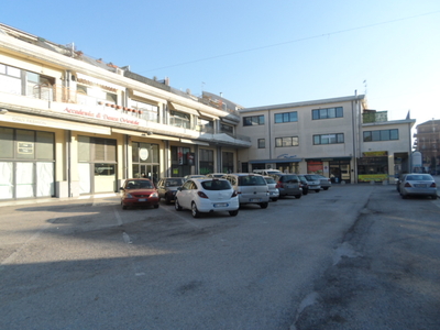 Locale commerciale in vendita, San Benedetto del Tronto porto d'ascoli