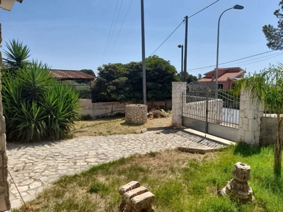 Villa Bifamiliare con giardino a Siracusa