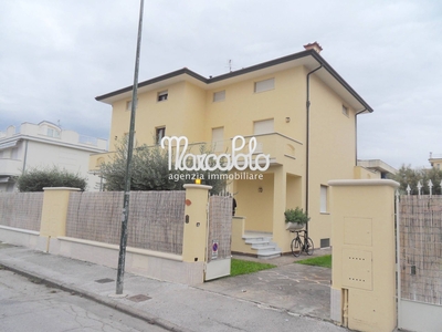 Villa in vendita, Camaiore lido di