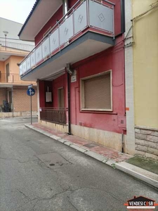 Appartamento in Vendita ad Acquaviva Delle Fonti - 75000 Euro