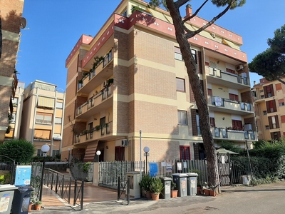 Appartamento in Via Achille Grandi, Ciampino (RM)