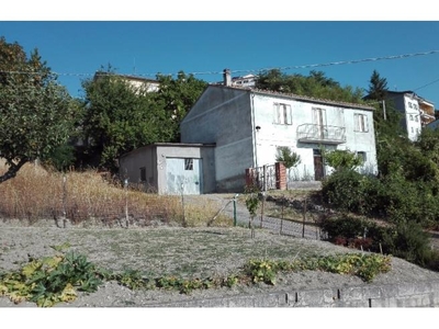 Casa indipendente in vendita a Torrebruna, Frazione Guardiabruna