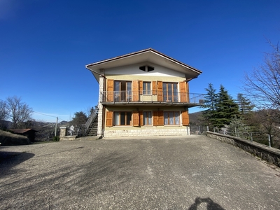 Casa indipendente in vendita a Castel d'Aiano