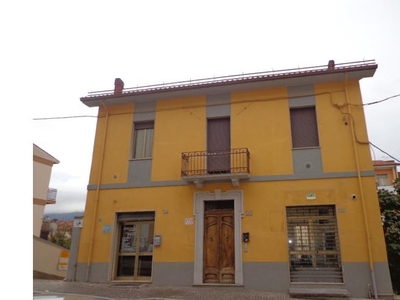 Casa indipendente in vendita a Sulmona