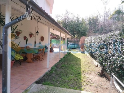 Villa a schiera in ottime condizioni, in vendita in Via Magellano 28, Acquaviva Picena
