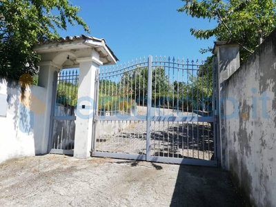 Villa in vendita in Via Testi, Ceppaloni