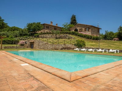 Villa Orizzonte, casale umbro con piscina privata