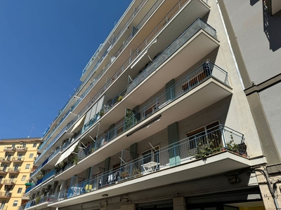 Appartamento di 4 vani /133 mq a Bari - Picone