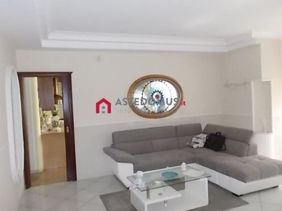 Appartamento in Vendita a Napoli, 97'500€, 130 m²