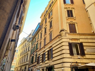 Appartamento in Via Di Pietra, Roma (RM)