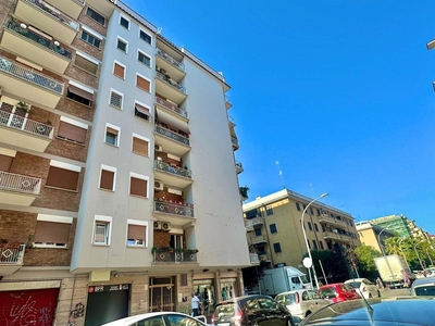 Appartamento in Via Licinio Stolone, Roma (RM)