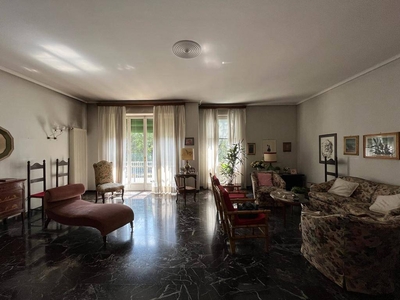 Appartamento in Viale Gramsci in zona Beccaria, Oberdan a Firenze