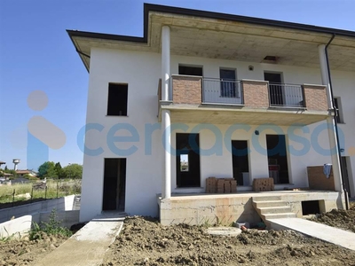 Appartamento Trilocale di nuova costruzione, in vendita in Via Puccini, Rottofreno