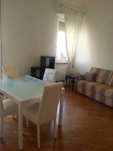 Appartamento Trilocale in ottime condizioni in affitto a Roma