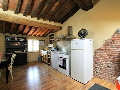 Bilocale in Affitto a Lucca, 700€, 56 m², arredato