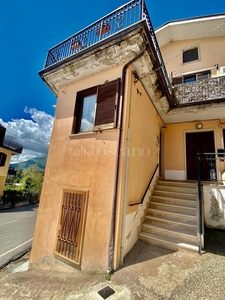 Casa a Capriglia Irpina in Via Marzano , Capriglia Irpina