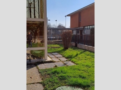 Casa Semi Indipendente in Vendita a Padova, 170'000€, 180 m², arredato, con Box