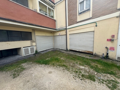 Garage di 15 mq in affitto - Terni