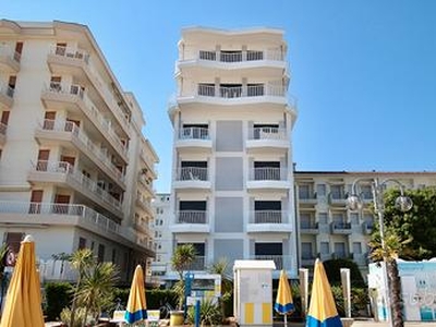 JESOLO _ Appartamento VISTA MARE 3 camere 2 bagni